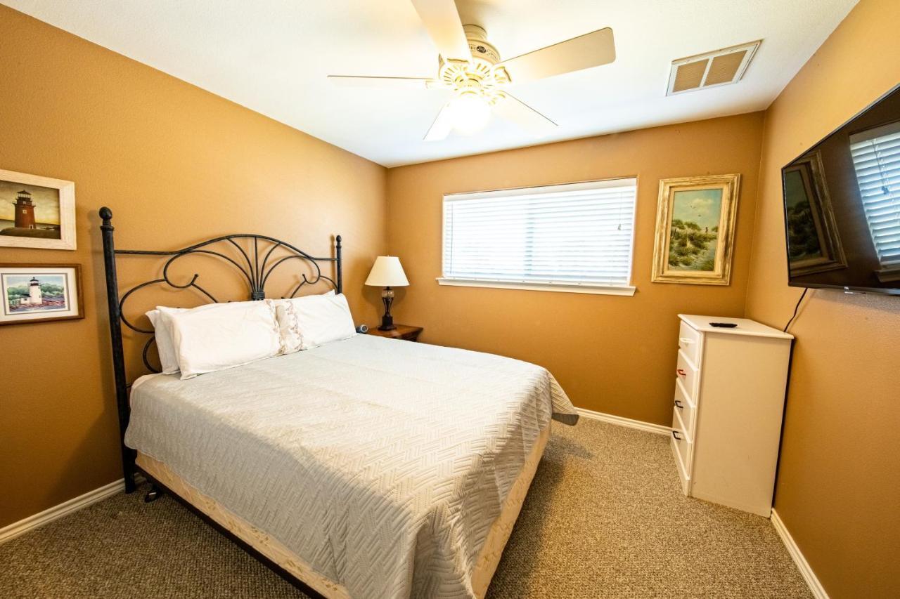 Relax At Our Beach Haven - Pet Friendly Galveston Exteriér fotografie